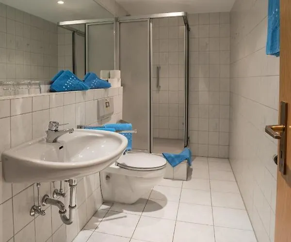 Willinger Mitte 호텔 *